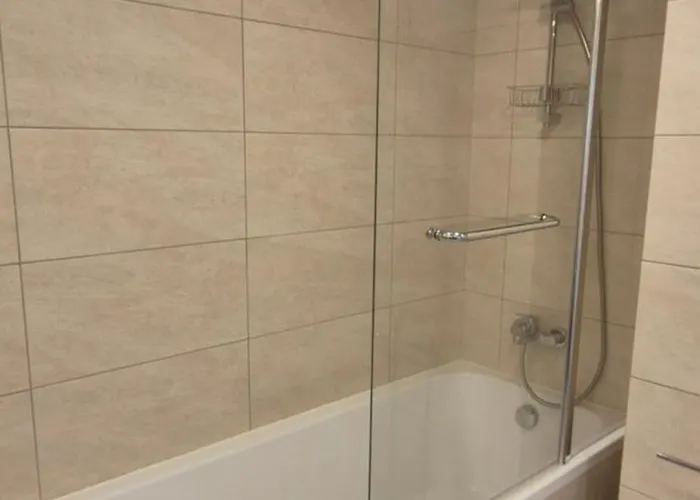 New Bright & Stylish 2br Apartment